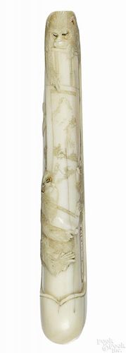 Carved ivory sashi style netsuke, 19th c., signe
