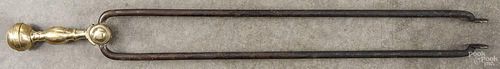 Pair of Federal brass and iron fireplace tongs, 19th c., 28" l.