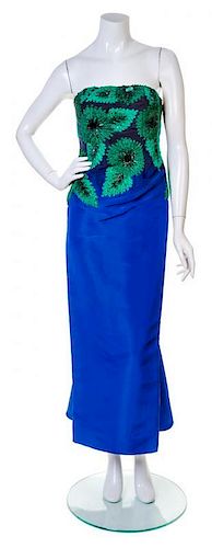 An Oscar de la Renta Royal Blue Silk Strapless Gown, Size 4.