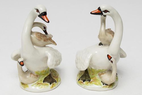 Chelsea House Cain Collection Porcelain Swan Pair