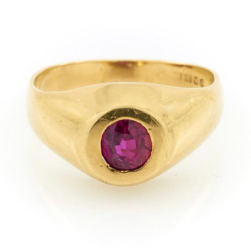 18k Yellow gold and ruby ring.