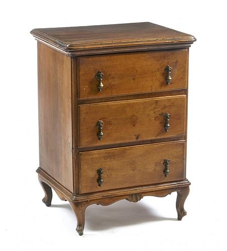 18th/19th c Italian walnut 3 drawer chest