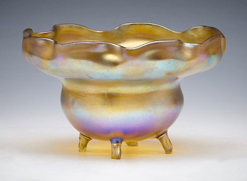 Tiffany Favrile glass footed bowl, signed "L.C.T. Y5959"