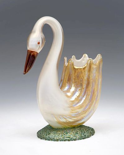 Loetz swan art glass vase