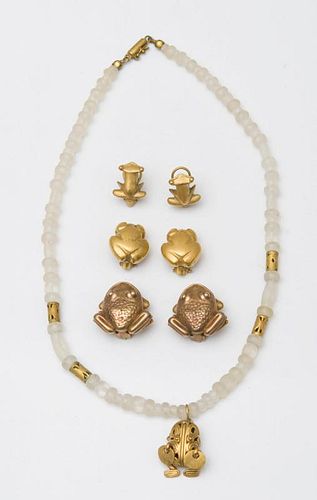 GILT-METAL AND BEADED NECKLACE WITH FROG PENDANT, A PAIR OF FROG-FORM GILT-METAL EARCLIPS, A PAIR OF FROG-FORM GILT-METAL EAR