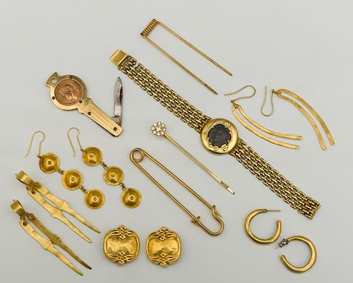 MISCELLANEOUS GROUP OF GILT-METAL AND SILVER-GILT JEWELRY