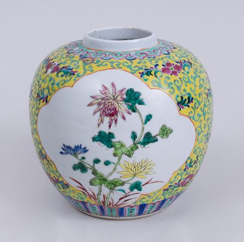 CHINESE YELLOW-GROUND FAMILLE ROSE PORCELAIN GINGER JAR