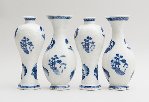 CHINESE EXPORT FOUR-PIECE BLUE AND WHITE PORCELAIN GARNITURE