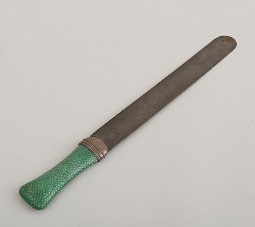 VICTORIAN GREEN-STAINED SNAKE SKIN-HANDLED STEEL PAGE CUTTER