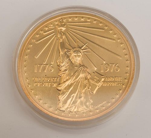 UNITED STATES, the National Bicentennial Medal, 
gold (.3735 fine oz.), Statue of Liberty, rev., Great 
Seal, as issued in or