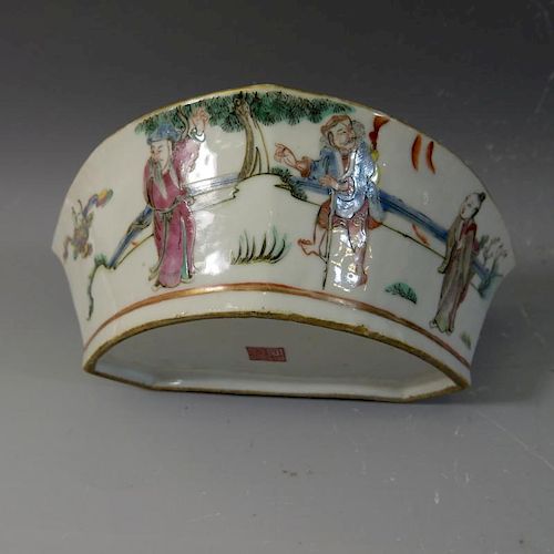 ANTIQUE CHINESE FAMILLE ROSE PORCELAIN DISH - 19TH CENTURY
