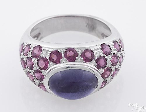 18k white gold and sapphire ring