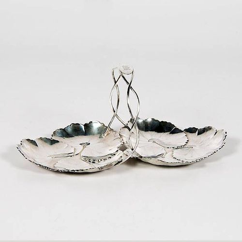 Reed & Barton Sterling Lily Pad Handled Server 
