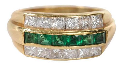 18kt. Diamond & Emerald Ring