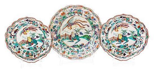 Three Worcester Porcelain Articles Diameter of serving bowl 9 5/8 inches.