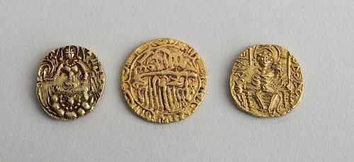 GROUP OF THREE INDIAN AND IRANIAN GOLD COINS COMPRISING A KUSHNAN DINAR OF SHAKA (C. AD 325-345); GUPTA DINAR OF CHANDRAGUPTA