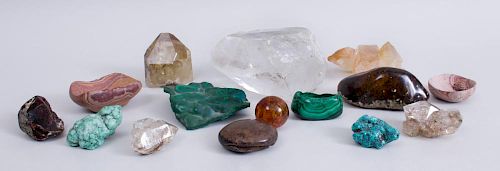 GROUP OF FIFTEEN MINERAL SPECIMENS