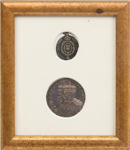 COIN AND PENDANT COMMEMORATING THE BRITISH ROYALS IN INDIA
