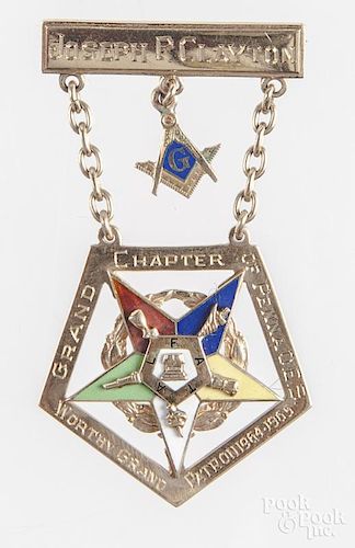 14K yellow gold and enamel medal