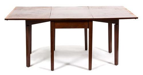 A Federal Style Mahogany Drop Leaf Dining Table