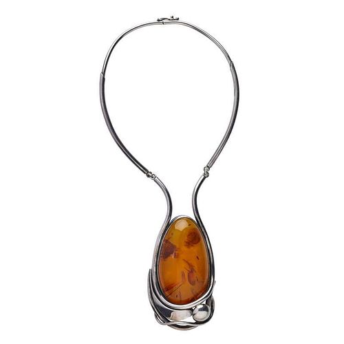 MODERN Amber and silver necklace