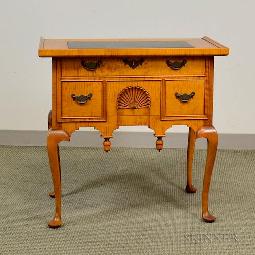 Eldred Wheeler Queen Anne-style Tiger Maple Dressing Table, ht. 30 1/2, wd. 31 1/2, dp. 19 3/4 in.