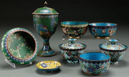 AN EIGHT PIECE CHINESE ENAMELED CLOISONNÉ GROUP