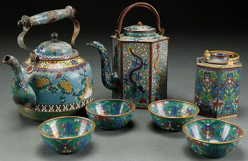 A SEVEN PIECE GROUP OF VINTAGE CHINESE ENAMELED