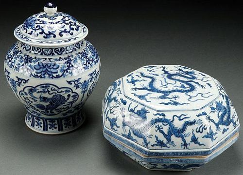 A PAIR OF CHINESE BLUE WHITE PORCELAIN MING STYLE