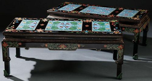 A PAIR OF CHINESE CLOISONNÉ BLACK LACQUER