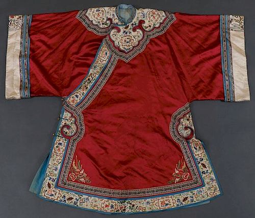 A VERY FINE CHINESE EMBROIDERED SILK COURT ROBE