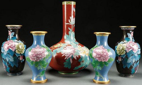 A FIVE PIECE GROUP OF CHINESE ENAMELED CLOISONNÉ