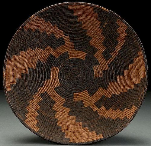 AN APACHE COILED BASKETRY BOWL, 19TH CENTURY