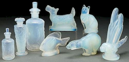 AN EIGHT PIECE GROUP OF SABINO FRENCH ART GLASS