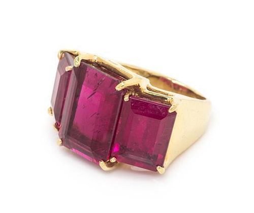 A Yellow Gold and Pink Tourmaline Ring, 14.30 dwts.