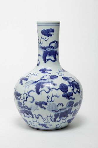 Chinese Porcelain Vase, Qing Dynasty Blue & White