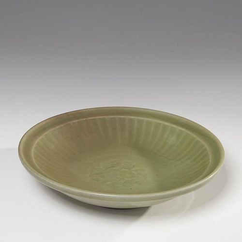 Chinese Longquan celadon bowl