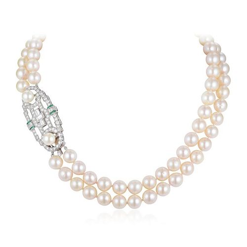 A Pearl Necklace with Diamond Clasp