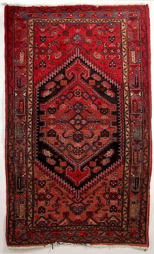 A MID 20TH C. PERSIAN HAMADAN SCATTER RUG