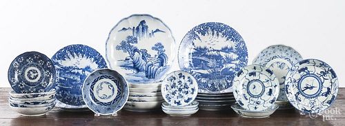 Thirty pieces of blue and white export porcelain.