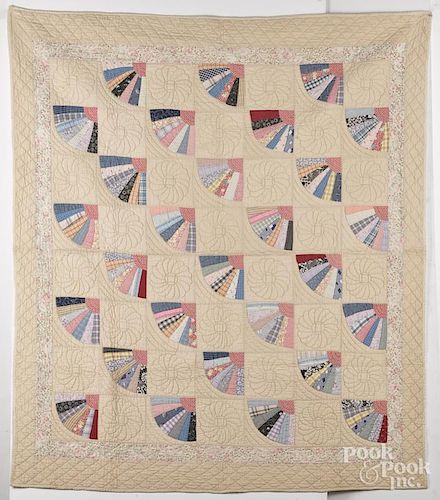 Pieced fan quilt, early 20th c., 64'' x 72''.