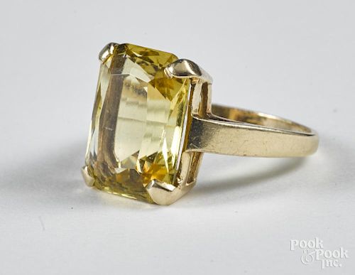 14K gold and yellow topaz ring