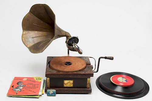 Antique Phonograph & 19 Antique & Vintage Records
