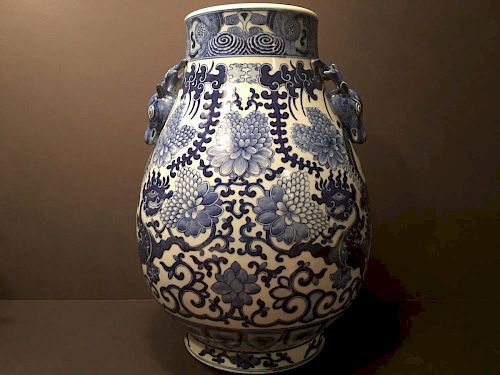 ANTIQUE Chinese Large Blue and White Deer Urn (ZUN), late Qing 19th C, 15" high