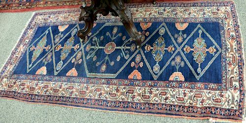 Hamaden Oriental throw rug. 3'5" x 6'7"