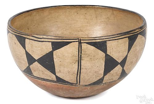 Pueblo Native American Indian pottery bowl
