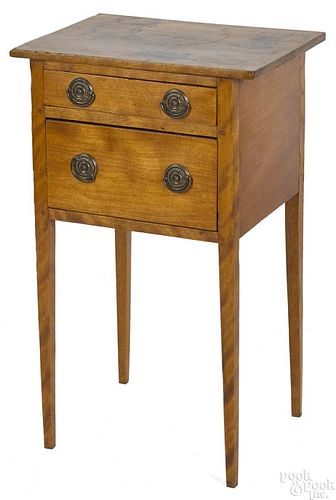 Delicate New England Federal two-drawer stand