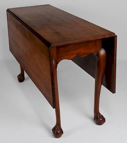 SALEM CHIPPENDALE MAHOGANY DINING TABLE