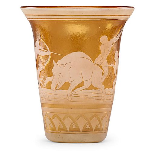 MULLER FRERES Large vase with hunting scene