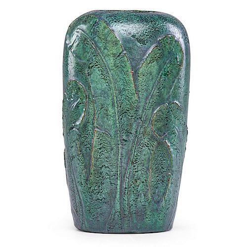 MERRIMAC Vase with feathers
